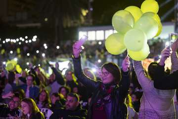 Los Nietos de SaryManchez se autodescalifican en la final de murgas al superar el tiempo establecido en señal de protesta/Lpacarnaval y TA.